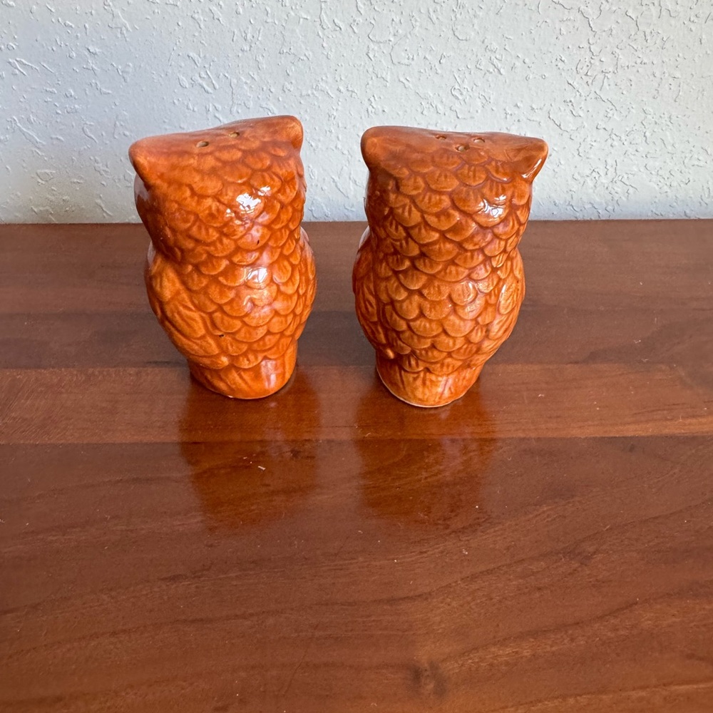 Vintage Mid Century Shakers Ceramic Owl Salt Pepper Shakers Boho Nature - Picture 2 of 3